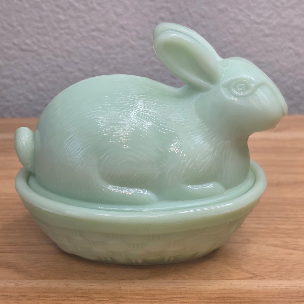 Vintage Jadeite Glass Rabbit on Basket Trinket Dish Green Easter Bunny - Picture 3 of 12